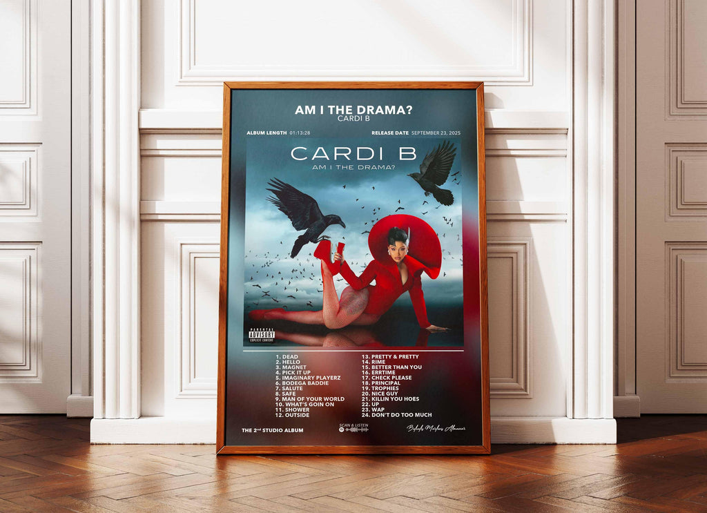 Affiche de l'album Cardi B Am I The Drama posée au sol dans un cadre en bois, fait en France, livraison gratuite 48h