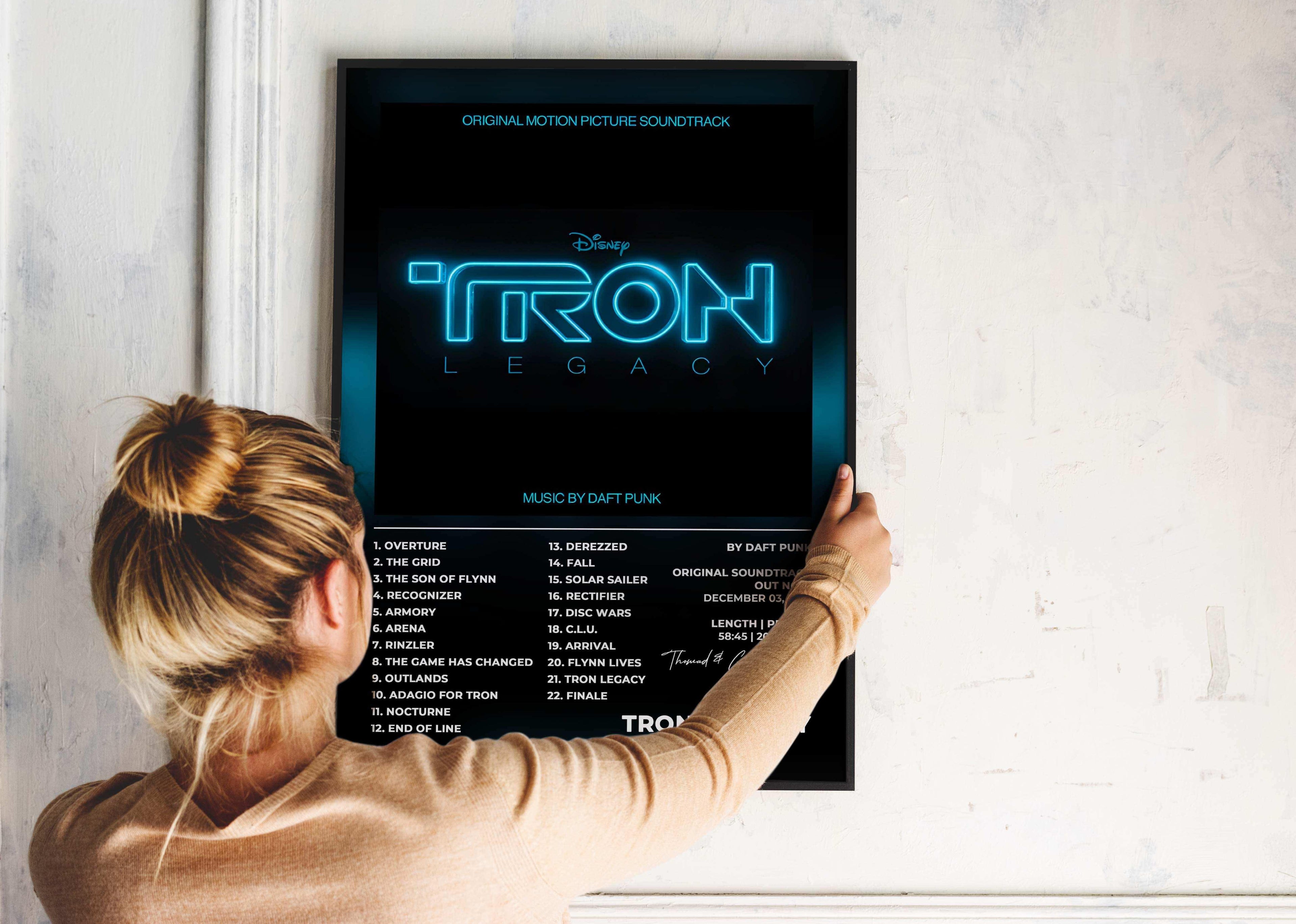 Affiche TRON Legacy accrochée au mur, fait en France, livraison gratuite 48h, cadeau idéal Noël