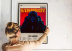 Affiche The Weeknd Starboy accrochée par une femme, fait en France, livraison gratuite 48h, cadeau idéal Noël