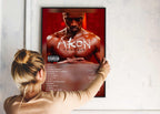Femme accrochant un poster d'album Akon, fait en France, livraison gratuite 48h, cadeau Noël