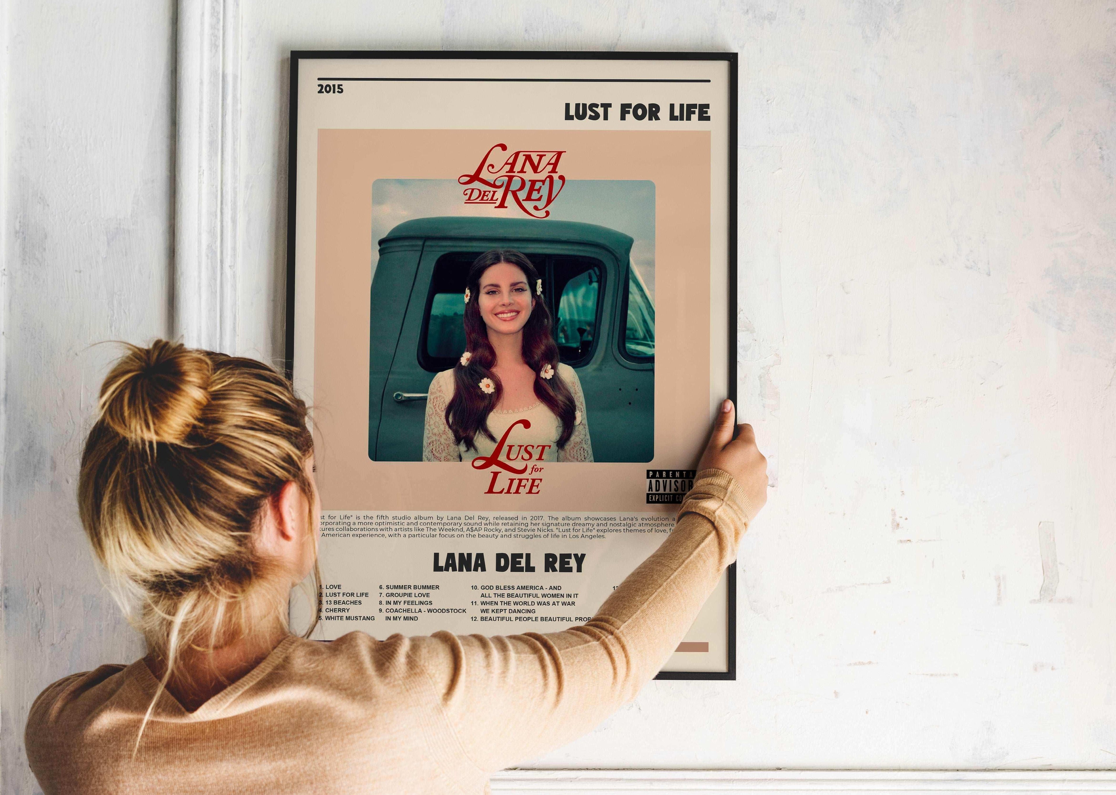 Affiche Lana Del Rey accrochée au mur, fait en France, livraison gratuite 48h, cadeau Noël idéal