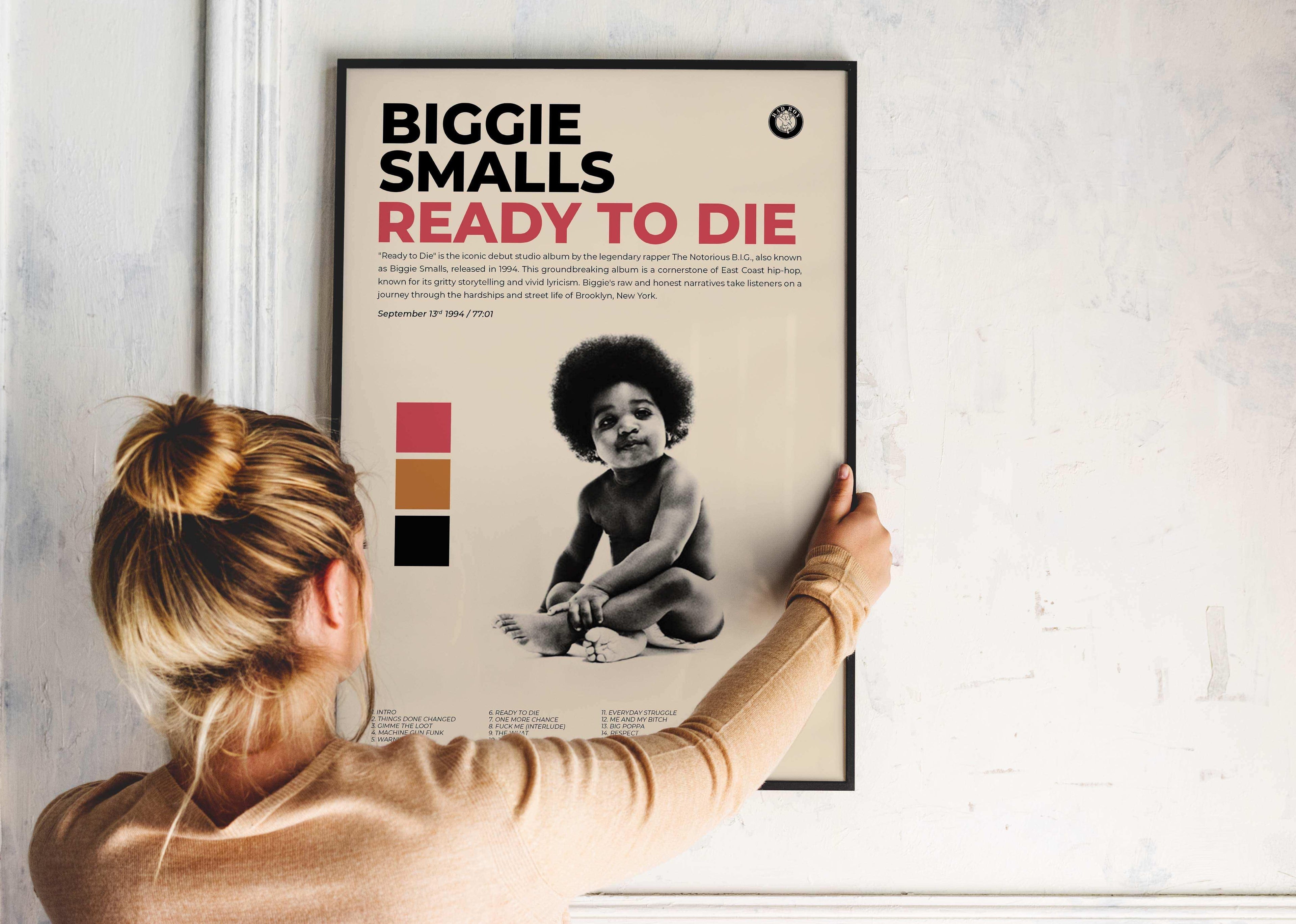 Affiche d’album Biggie Smalls accrochée par une femme, fait en France, livraison gratuite 48h, cadeau idéal Noël