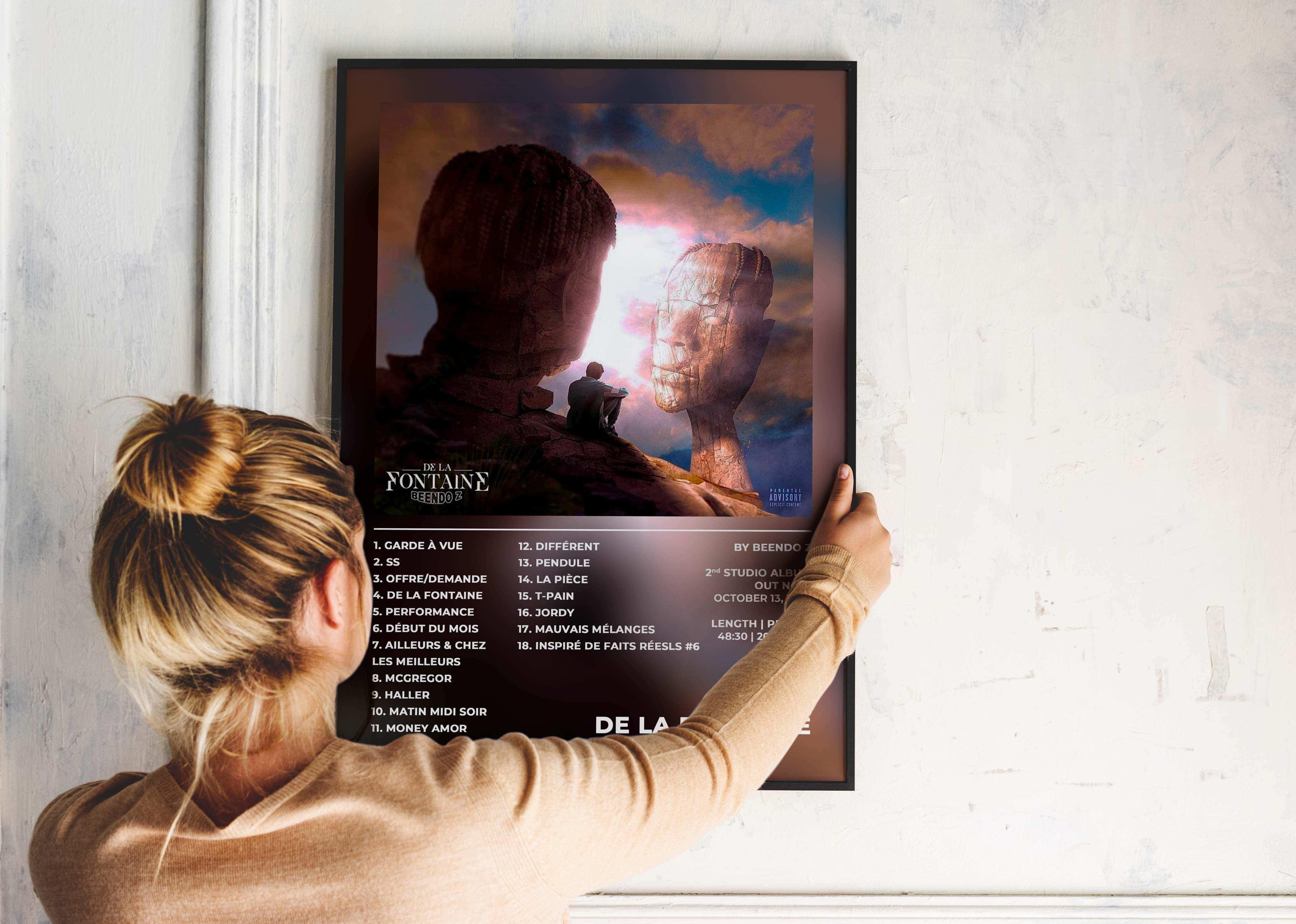 Affiche De La Fontaine tenue par une femme, fait en France, livraison gratuite 48h, cadeau idéal Noël