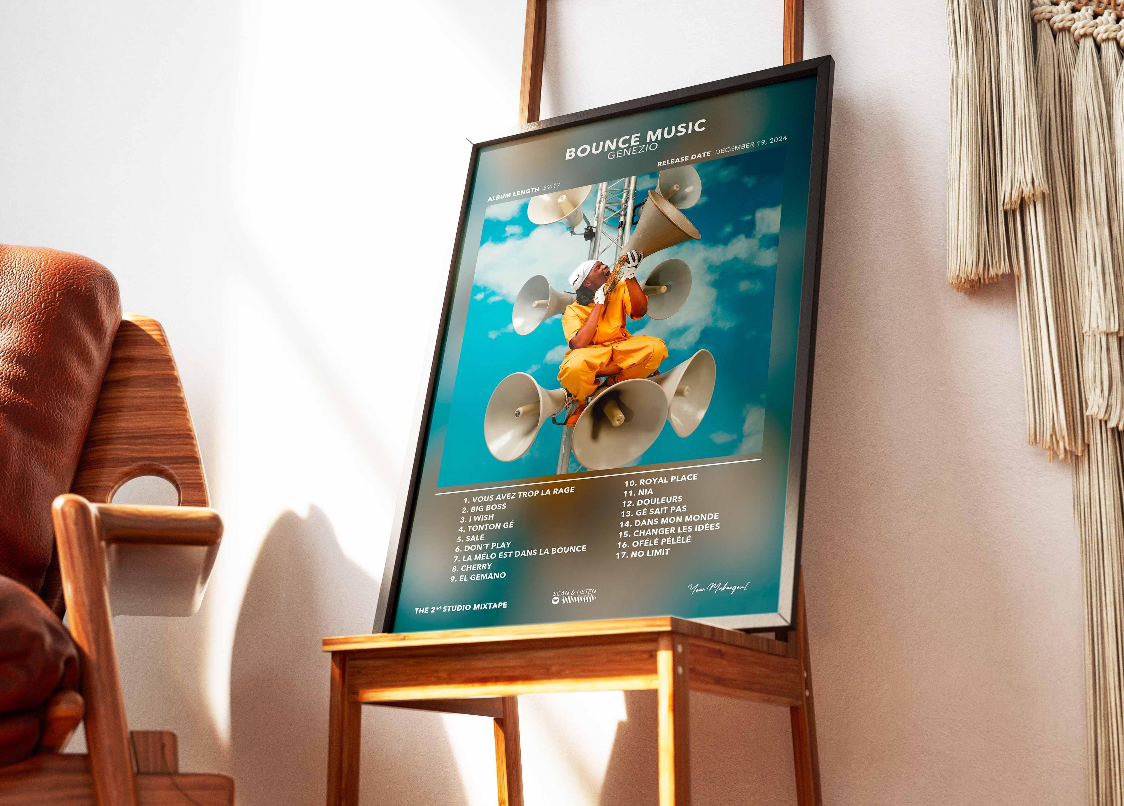Affiche d'album Bounce Music posée sur chevalet en bois dans intérieur lumineux, fait en France, livraison gratuite 48h