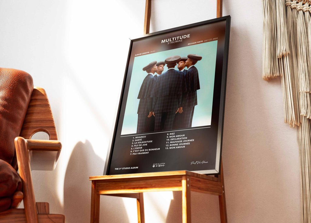 Affiche album Multitude de Stromae encadrée sur chevalet en bois, fait en France, livraison gratuite 48h