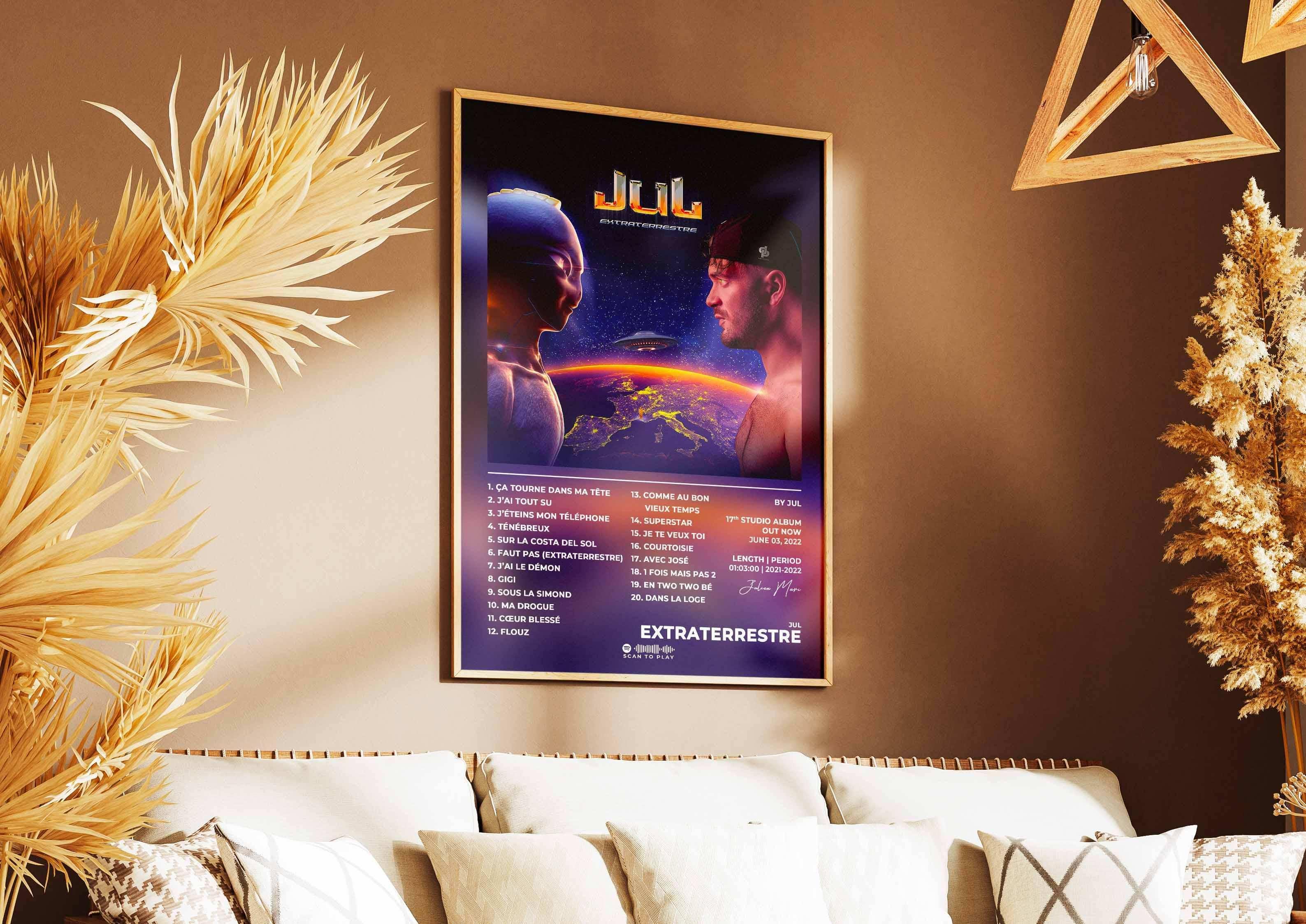 Extraterrestre Jul Poster - Backyard