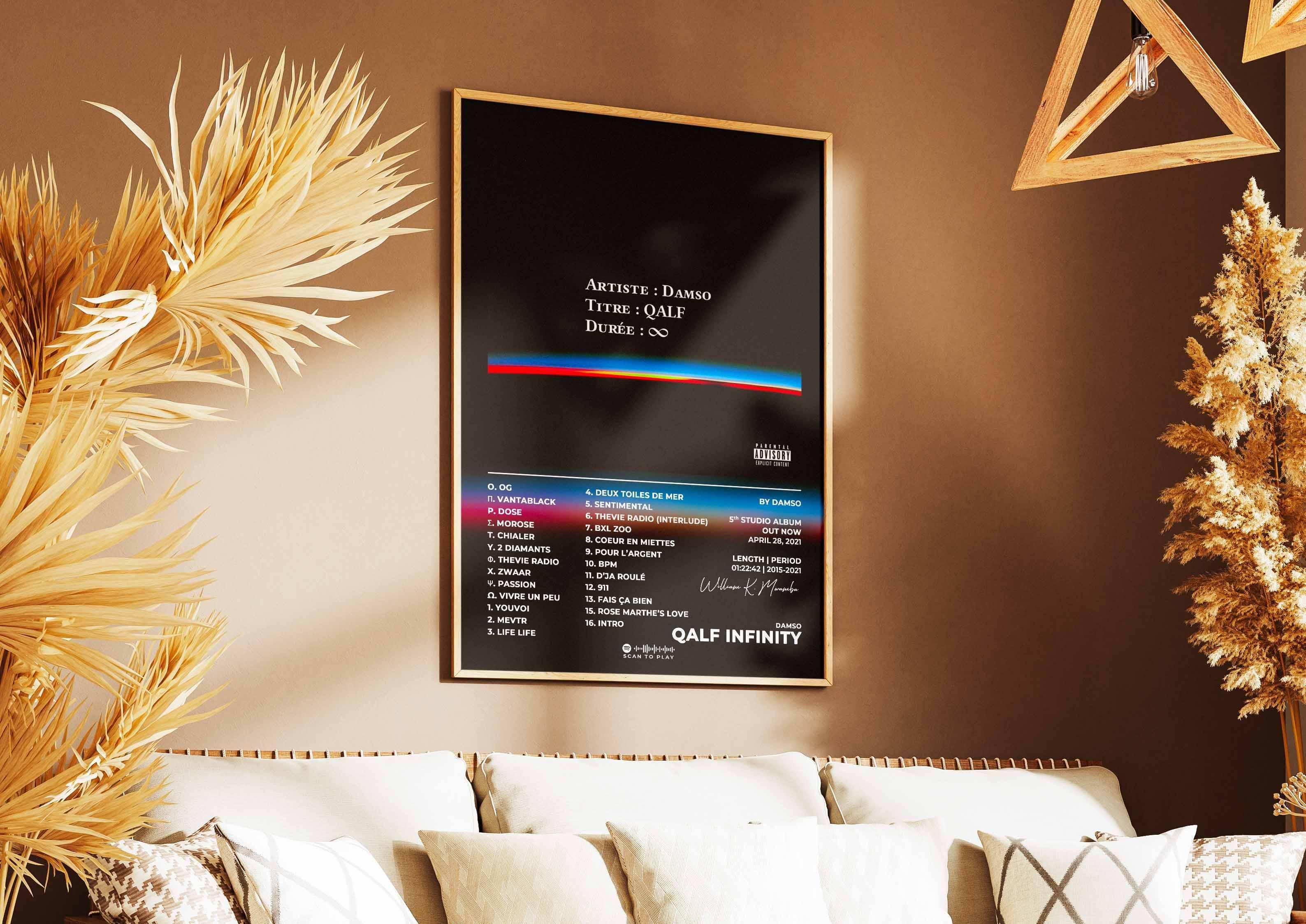 Affiche QALF Infinity Damso accrochée dans un salon, fait en France, livraison gratuite 48h, cadeau idéal pour Noel