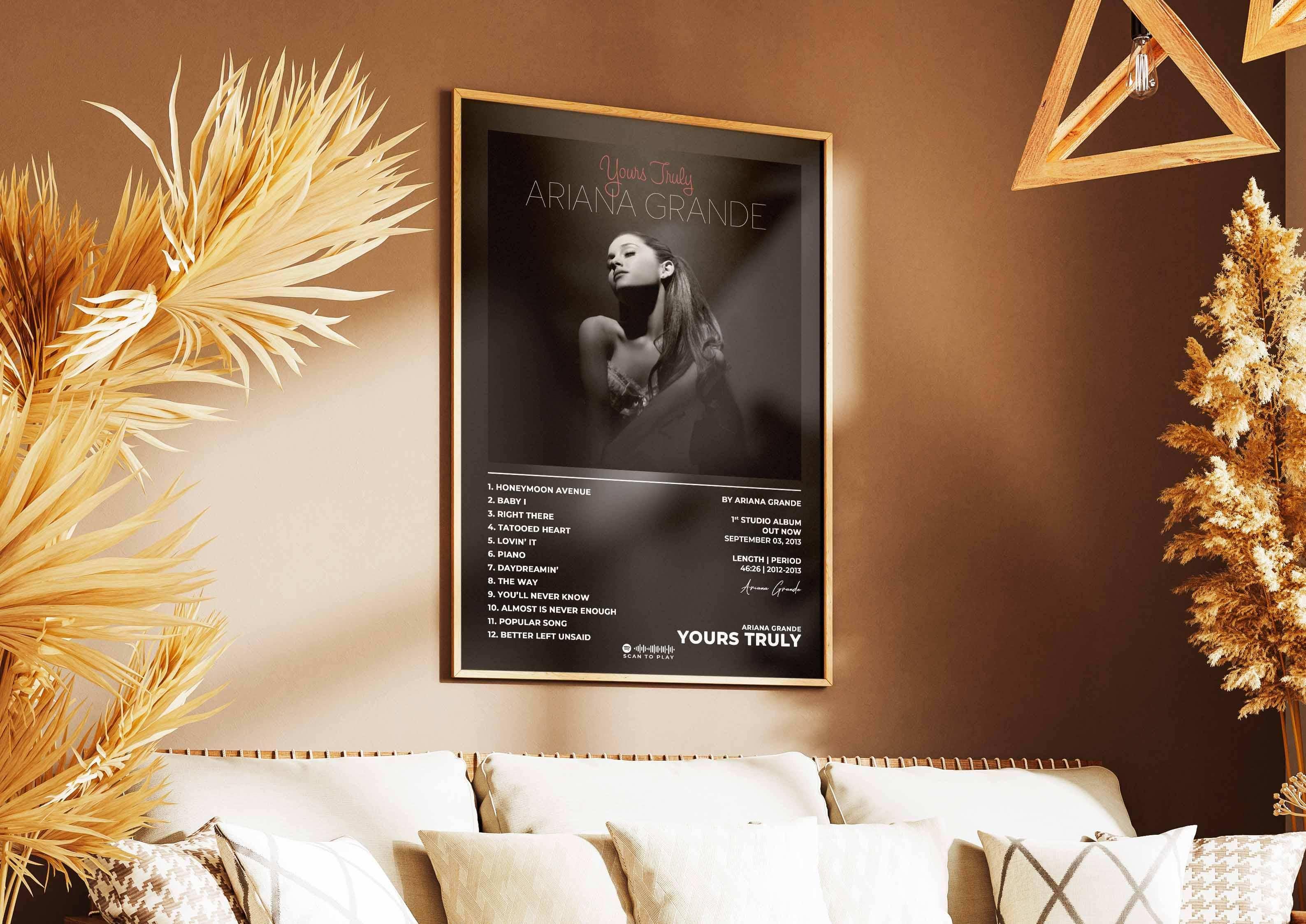 Affiche encadrée accrochée au mur, faite en France, livraison gratuite 48h, cadeau idéal Noël