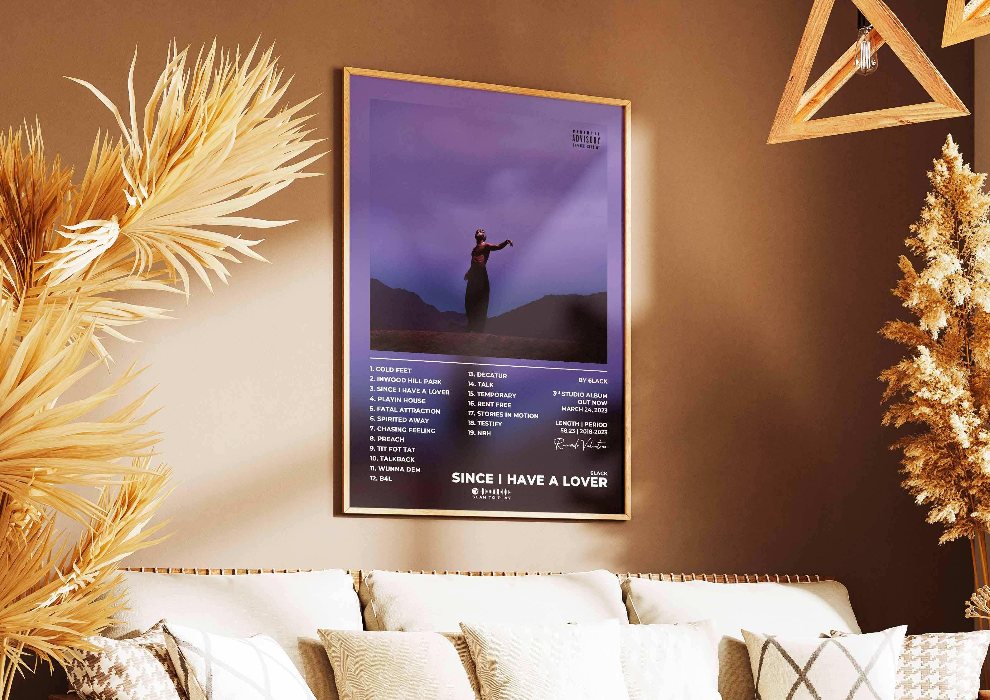 Affiche encadrée sur un mur beige, faite en France, livraison gratuite 48h, cadeau idéal Noël