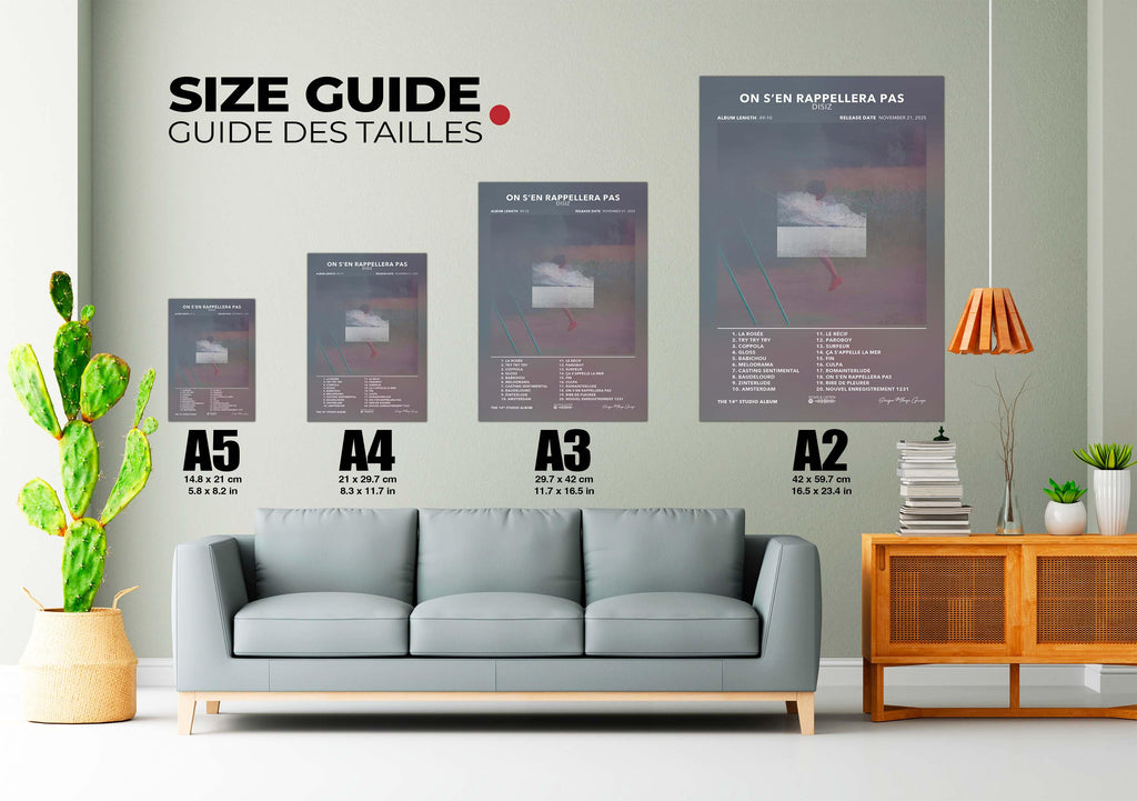 Guide des tailles d'affiches A5 à A2 au-dessus d'un canapé gris, fait en France, livraison gratuite 48h