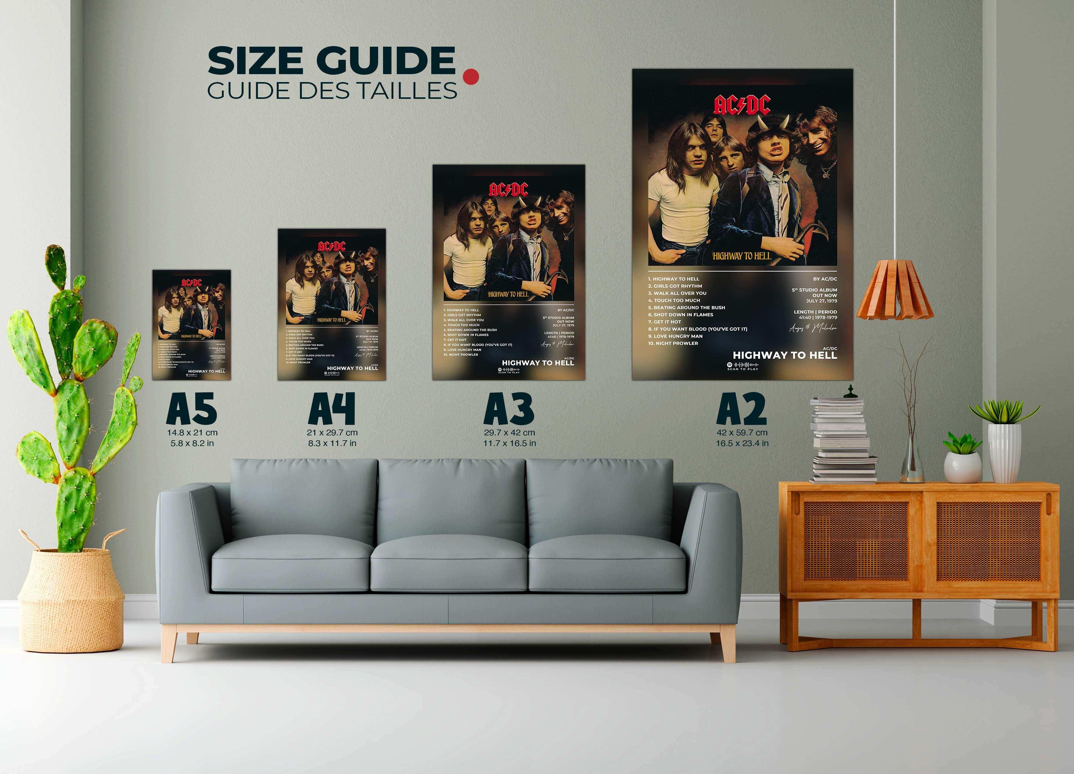 Posters AC/DC de différentes tailles exposés sur un mur de salon, fait en France, livraison gratuite 48h, cadeau idéal pour Noël