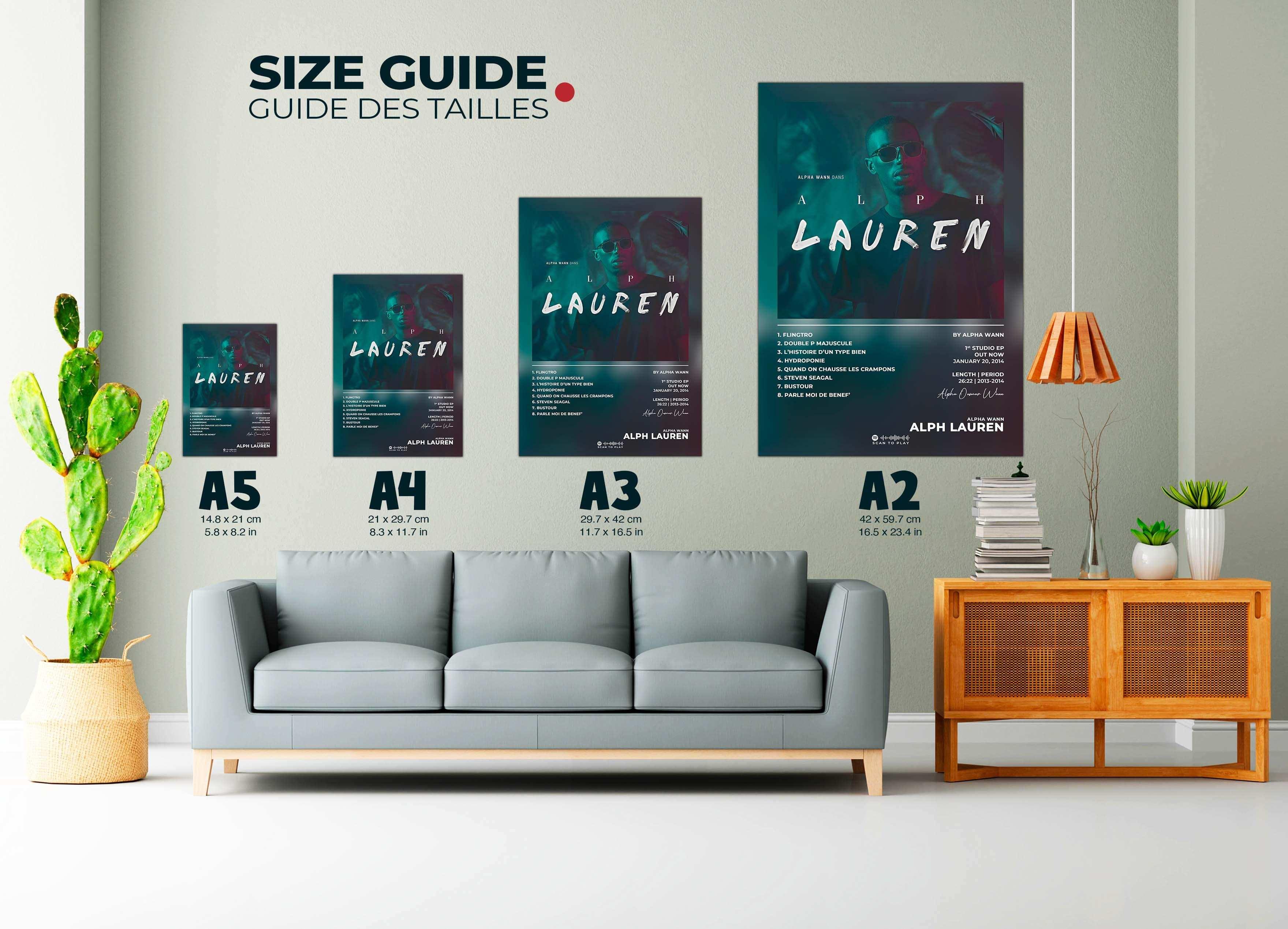 Affiches murales taille A5 à A2 sur un mur de salon moderne, fait en France, livraison gratuite 48h, cadeau idéal pour Noël.