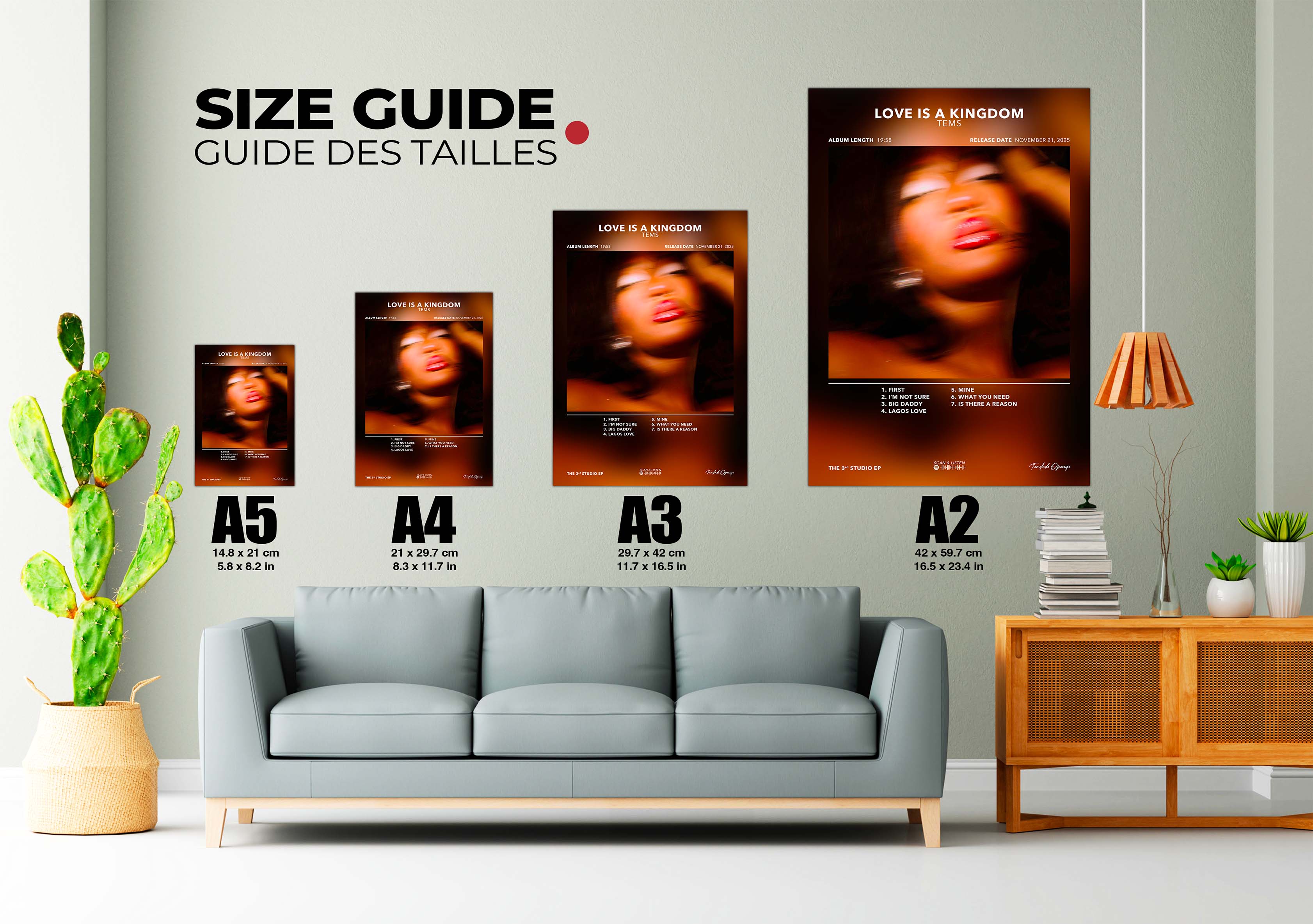 Guide des tailles affiches A5 à A2 au-dessus d'un canapé gris, plante et meuble bois, fait en France, livraison gratuite 48h