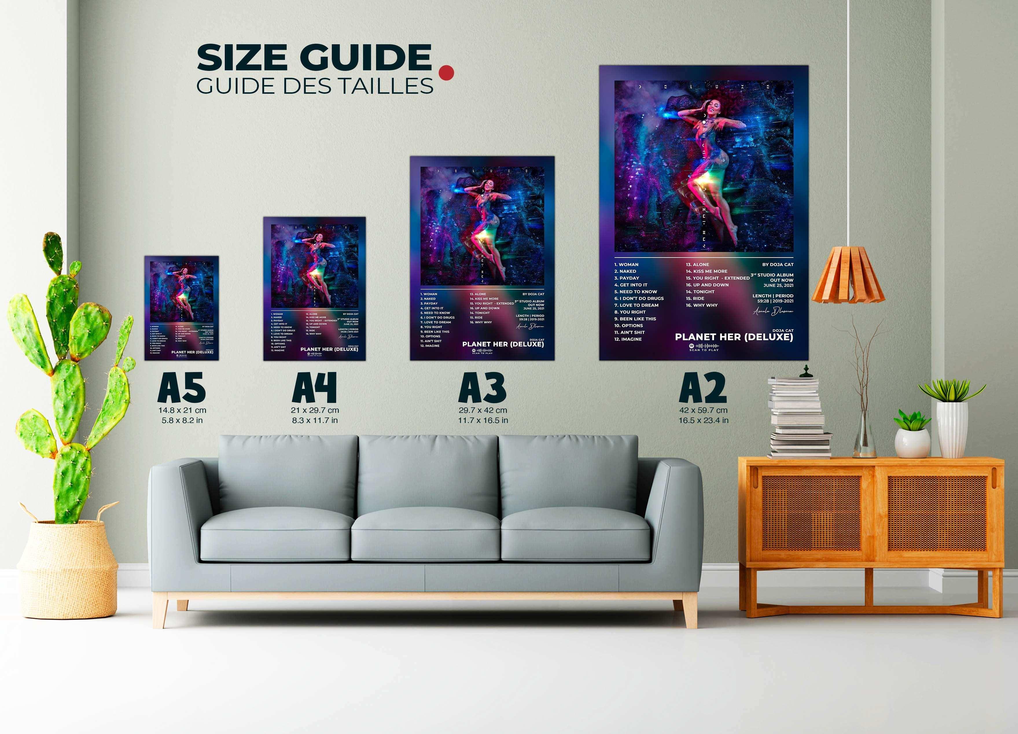 Affiches colorées Planet Her sur un mur de salon, faites en France, livraison gratuite 48h, cadeau idéal Noël