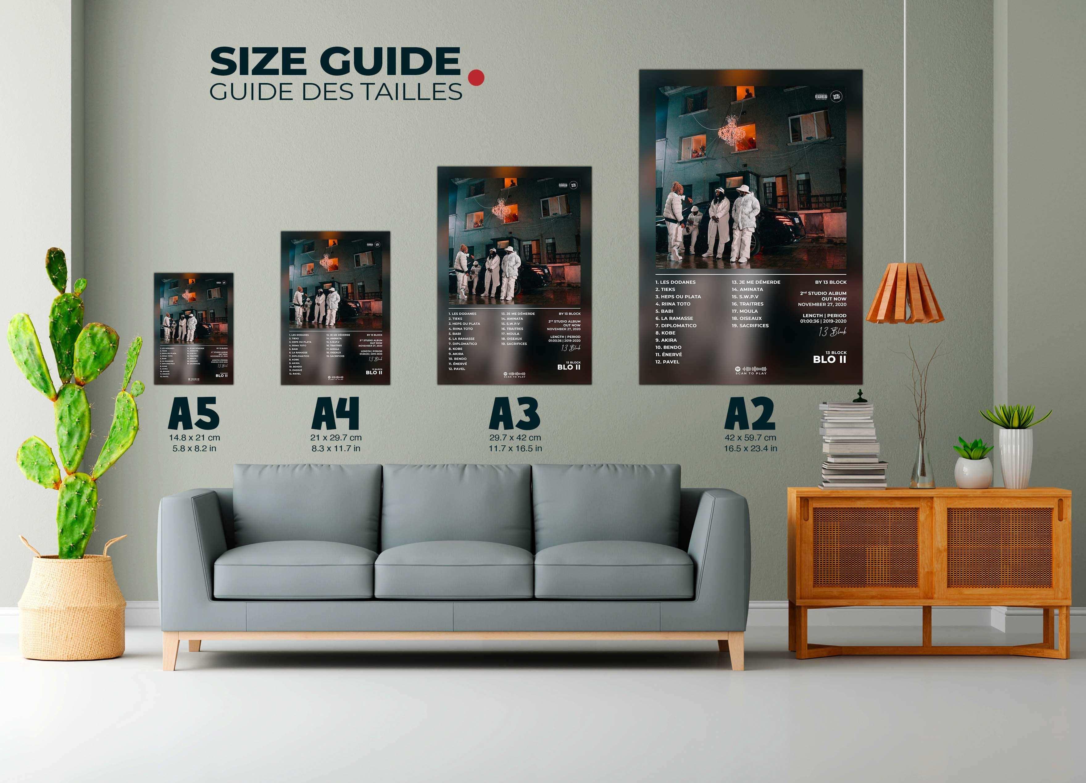 Affiches murales taille A5 à A2 au-dessus d'un canapé, faites en France, livraison gratuite 48h, cadeau idéal Noël