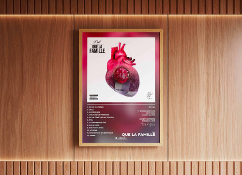 Affiche album PNL Que La Famille exposée sur mur bois, fait en France, livraison gratuite 48h, cadeau idéal Noël