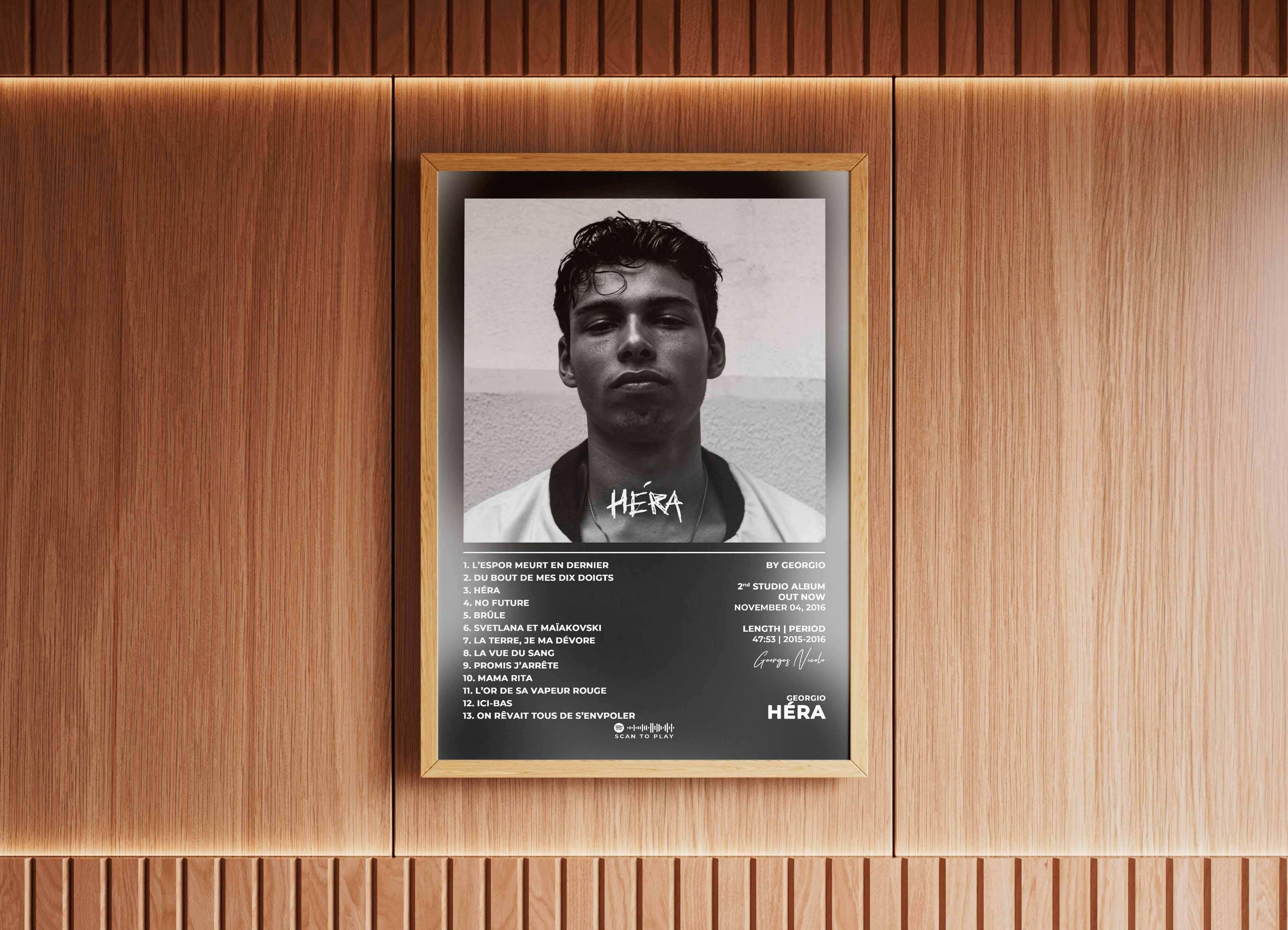 Affiche album photo encadrée sur mur bois, fait en France, livraison gratuite 48h, cadeau idéal Noël