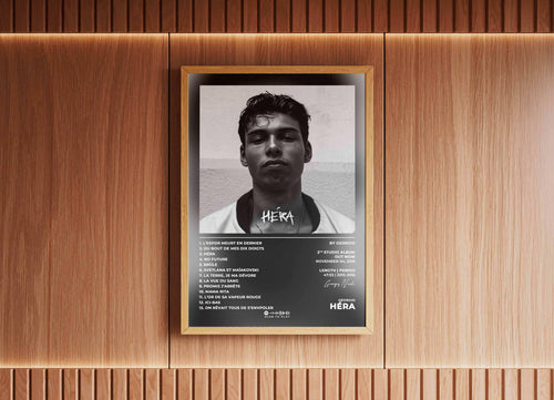 Affiche album photo encadrée sur mur bois, fait en France, livraison gratuite 48h, cadeau idéal Noël