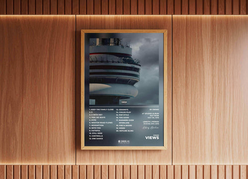 Affiche album encadrée accrochée sur mur bois, fait en France, livraison 48h gratuite, cadeau Noël idéal
