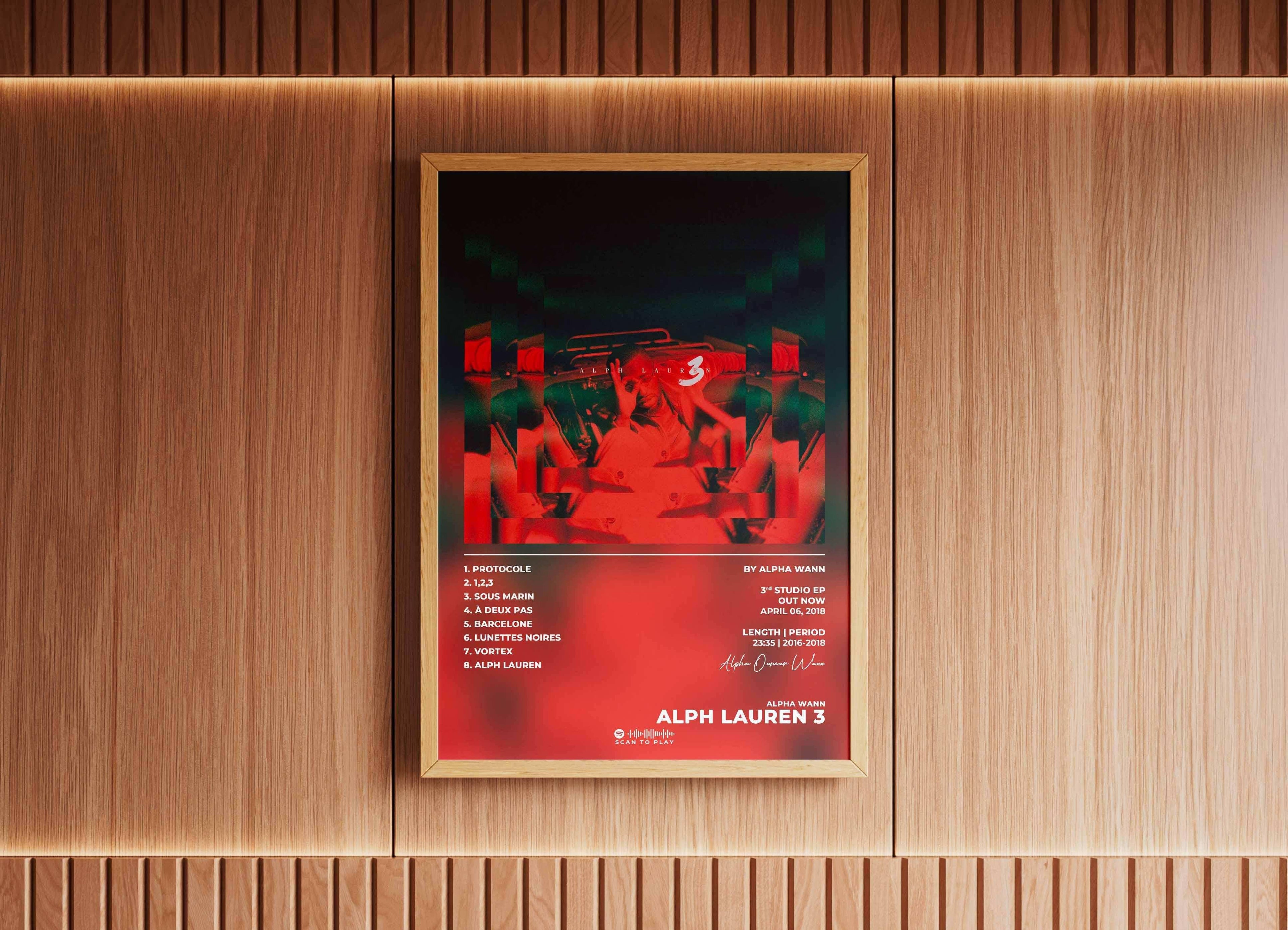 Affiche Alph Lauren 3 encadrée sur mur bois, fait en France, livraison gratuite 48h, cadeau Noël idéal