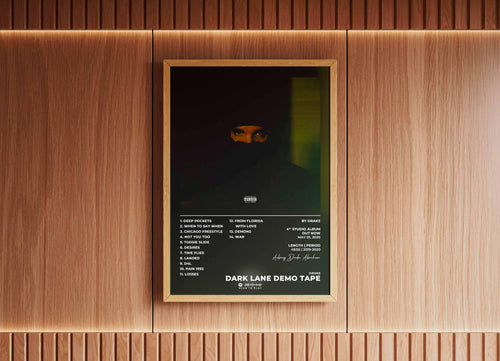 Affiche encadrée album, accrochée sur mur bois, fait en France, livraison gratuite 48h, cadeau Noël idéal