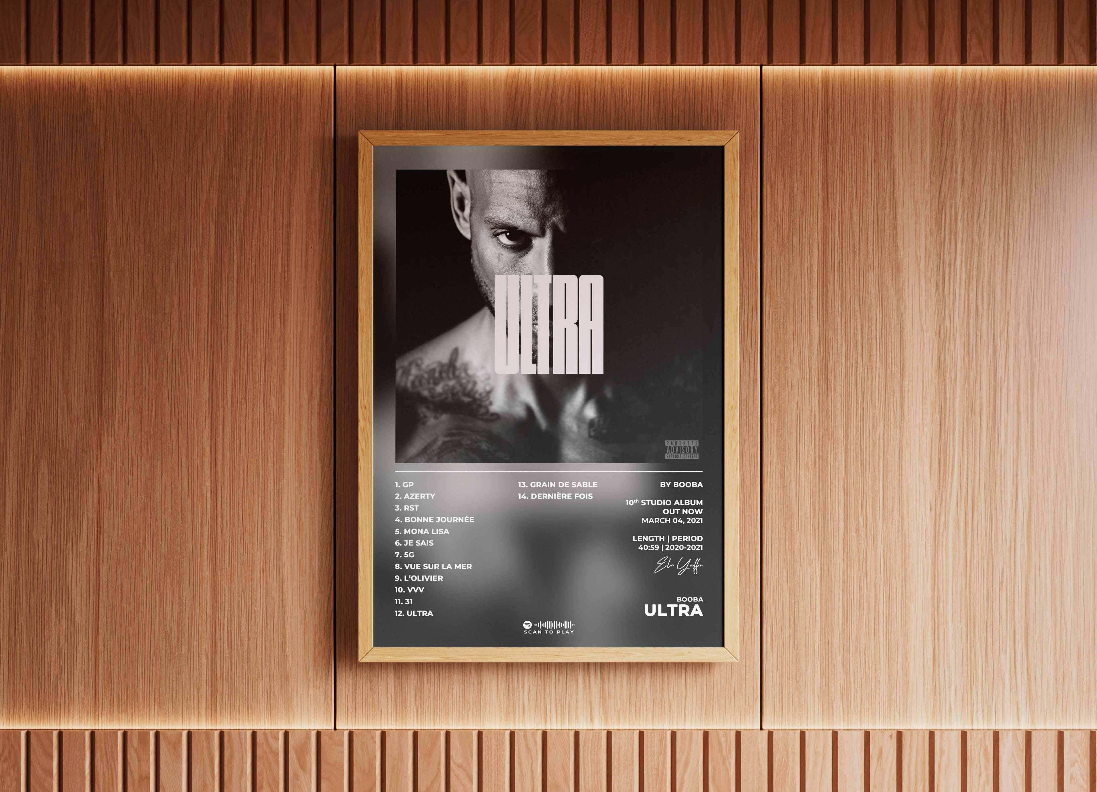 Affiche d’album Ultra encadrée sur mur bois, fait en France, livraison 48h offerte, cadeau Noël idéal.