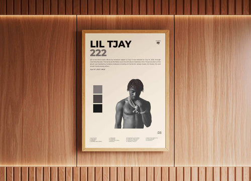 Affiche Lil Tjay 222 encadrée sur mur bois, fait en France, livraison 48h gratuite, cadeau Noël idéal