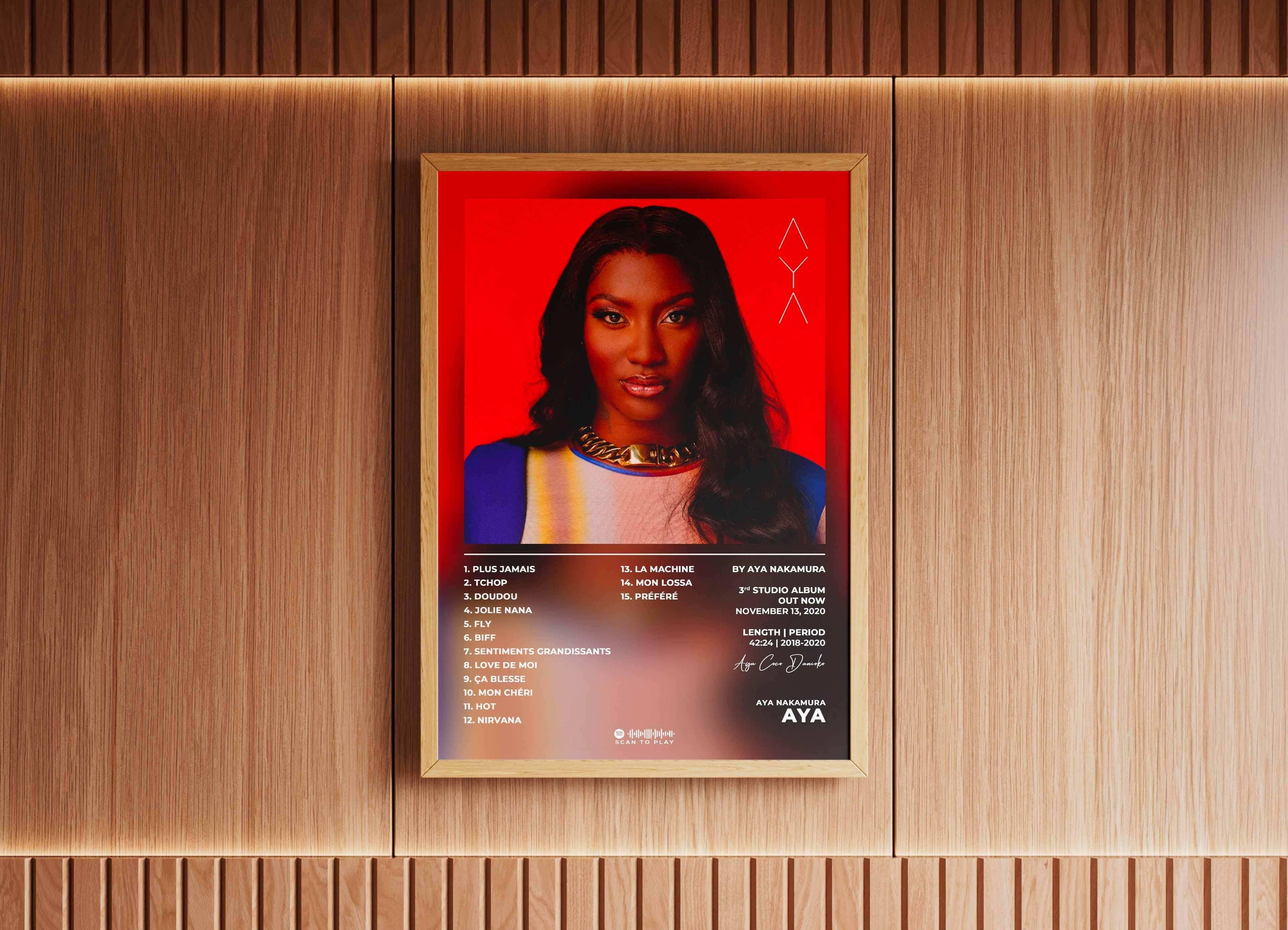 Affiche encadrée d'une femme sur fond rouge, fait en France, livraison 48h gratuite, cadeau idéal Noël