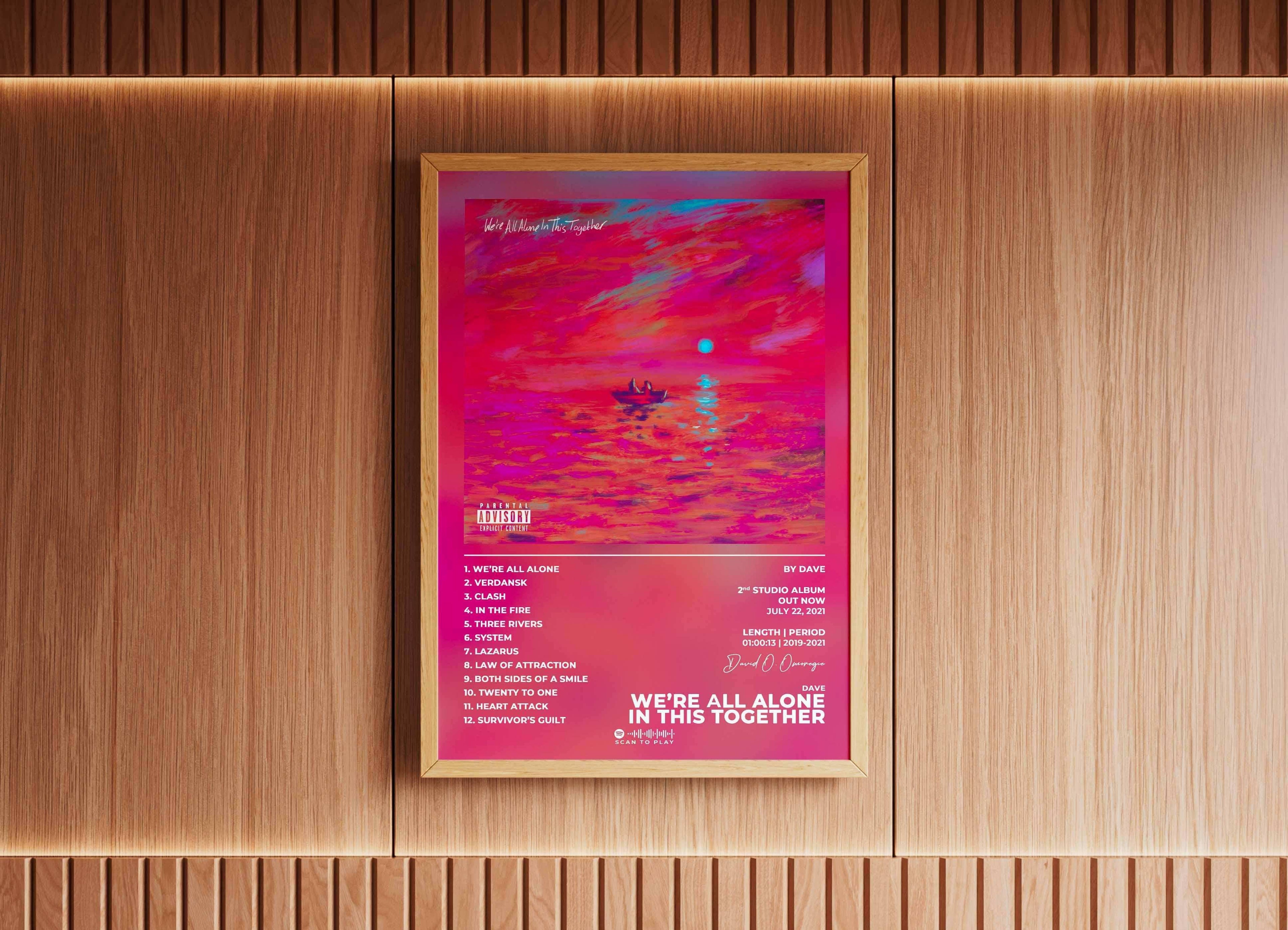 Affiche colorée avec une mer rose et un cadre bois, fait en France, livraison gratuite 48h, cadeau Noël idéal