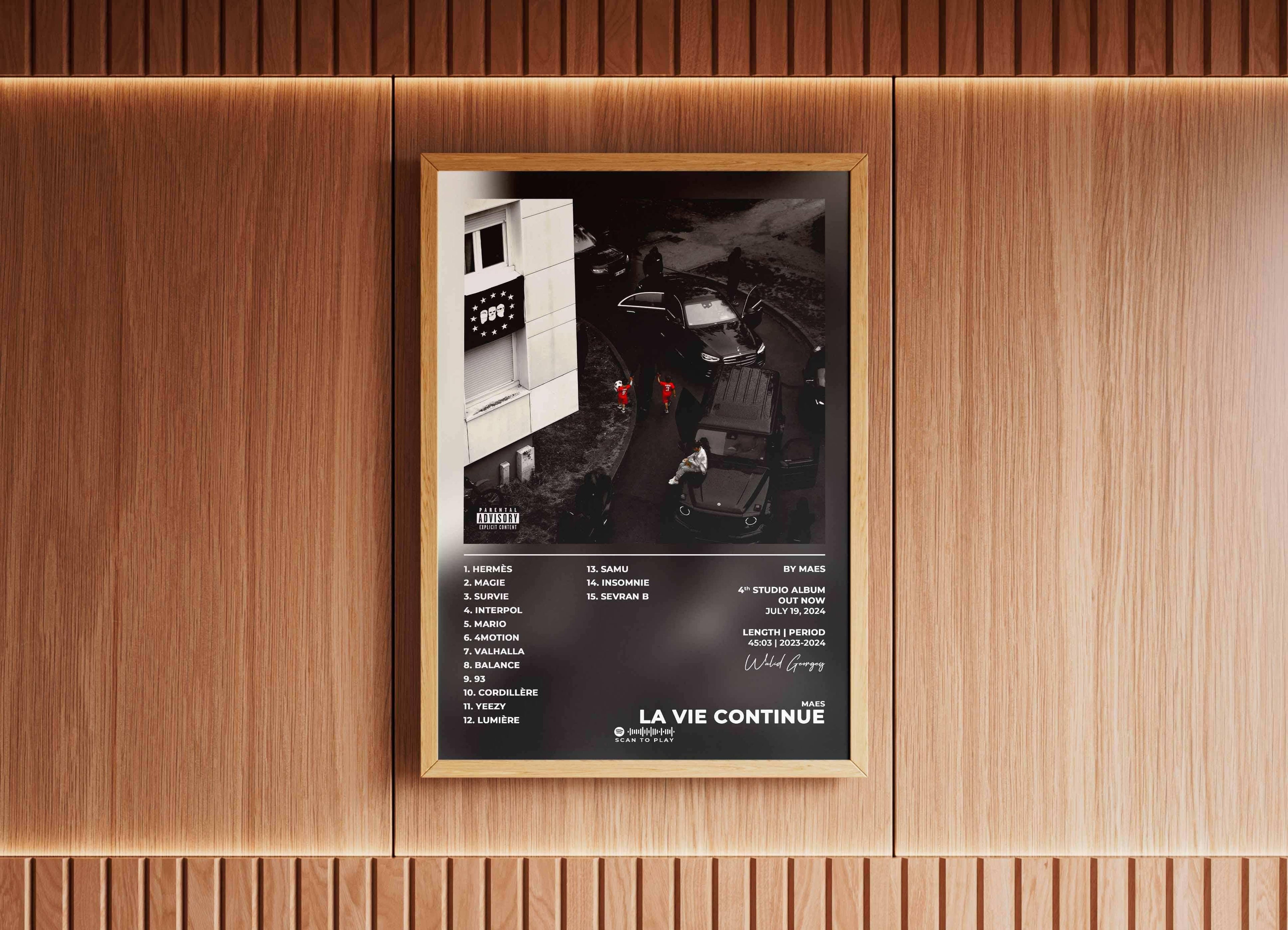La Vie Continue Maes Poster - Backyard