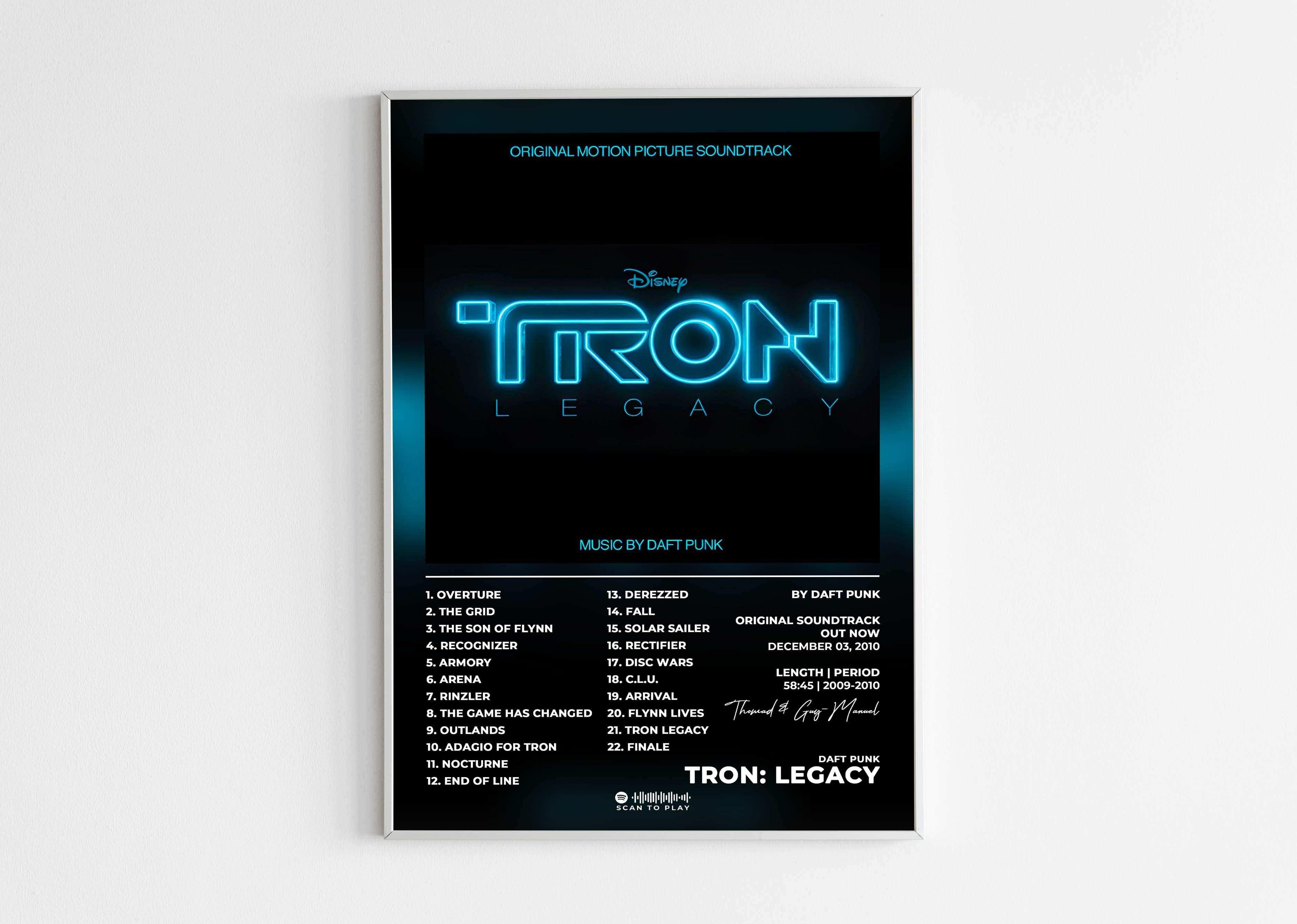 Affiche encadrée Tron Legacy posée sur un mur blanc, fait en France, livraison gratuite 48h, cadeau idéal pour Noël.